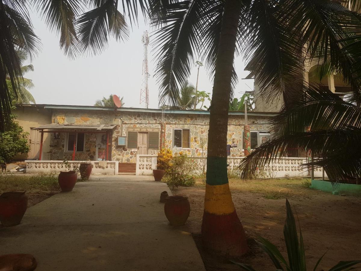 Jah Mighty Love Land Otel Winneba Dış mekan fotoğraf